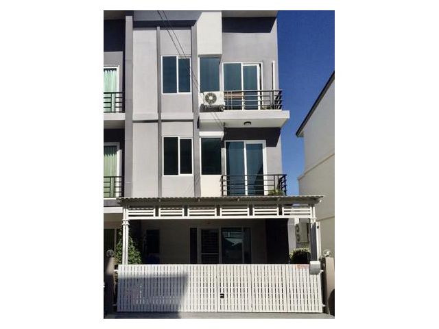ให้เช่าทาวน์โฮม 3 ชั้น Gusto Grand รามคำแหง