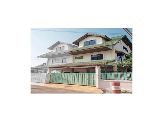 ให้เช่าทาวน์โฮม 3 ชั้น ลาดพร้าว 97