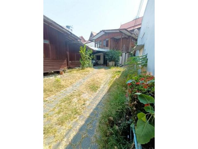 ขายที่ดินพร้อมสิ่งปลูกสร้าง ในเขตเมืองเก่า