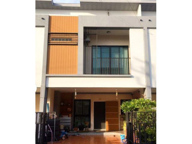 ขายทาวน์โฮม เรสทาวน์ บางนาตราด กม9 เนื้อที่ 22ตรว