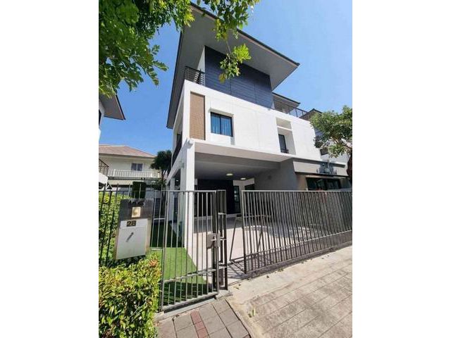 Sale And Rent ขาย เช่า บ้านเดี่ยว 3 ชั้น หมู่บ้านลุมพินี สวนหลวง ร.9