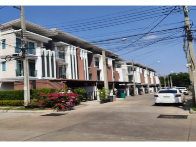 ขายทาวน์เฮ้าส์อเวนิว ซิกซ์ตี้ วิภาวดี60 ถนนวิภาวดีรังสิต เขตหลักสี่ กรุงเทพมหานคร