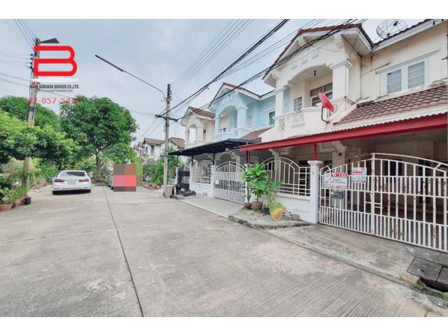 ทาวน์เฮาส์ เมืองเอก โครงการ 5 (ซอยเอกรัตน์ 9/4) เนื้อที่ 24 ตรว. อ.เมืองปทุมธานี จ.ปทุมธานี