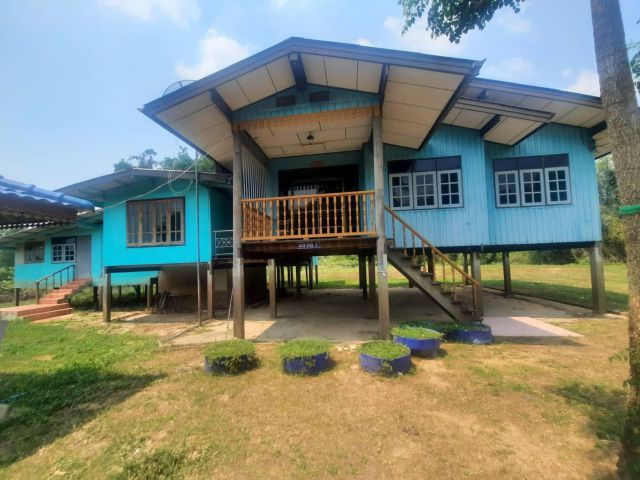 ขายบ้านพร้อมที่ดินเกาะขนุน 2 ไร่ ใกล้ถนนเส้น 3076 เพียง 500 เมตร ติดคลอง ติดถนนคอนกรีต จ.ฉะเชิงเทรา