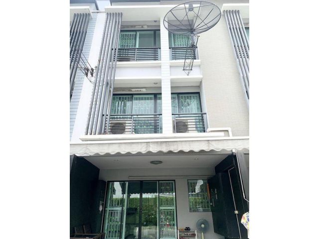 ขายทาวน์โฮม 3 ชั้น บ้านกลางเมือง รามคำ แหง 39