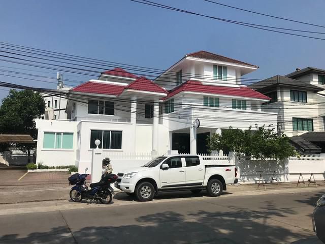 ขายสำนักงานตกแต่งพร้อมดำเนินธุระกิจ