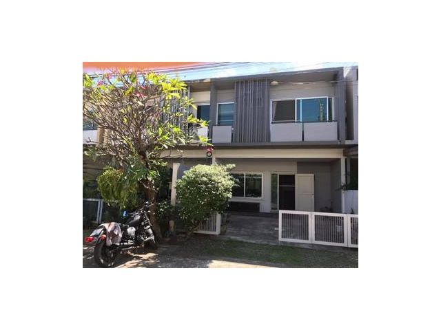 ให้เช่าทาวน์โฮม 2 ชั้น 21 ตร.วา เฟอร์ครบพร้อมอยู่ เดอะ แพลนท์ ซิตี้ ซอยลาดพร้าว71 ใกล้ Central Eastville (ADN656)