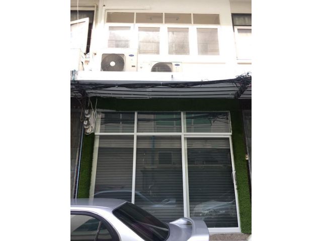 BH1896 อาคารพาณิชย์ 1คูหา 4ชั้นครึ่ง สีลมซอย15