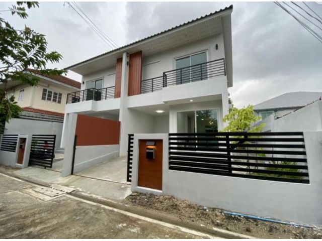 ให้เช่าบ้านแฝด 2 ชั้น รัชดาภิเษก42