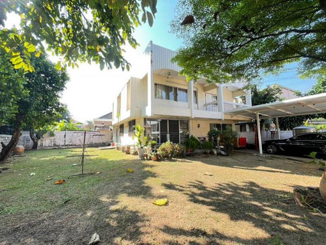 ขายบ้านเดี่ยวหลังใหญ่ หมู่บ้านเมืองทอง 2/1 ซอยพัฒนาการ 74 แขวงประเวศ กทม.