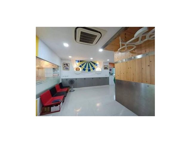 ให้เช่าโฮมออฟฟิศ ทาวน์โฮม 4 ชั้น พร้อมเฟอร์สำนักงาน B-Avenue วัชรพล ย่านออเงิน ถนนสุขาภิบาล 5 ใกล้ตลาดเคหะออเงิน  ADT660