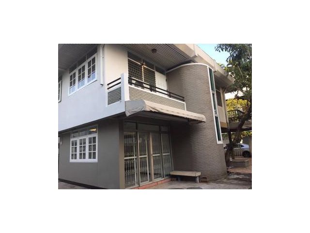 ให้เช่าบ้านเดี่ยว 2 ชั้น 60 ซอยลาดพร้าว 60 ตร.วา เหมาะทำ HomeOffice ใกล้ตลาดโชคชัย 4 (ADN663)