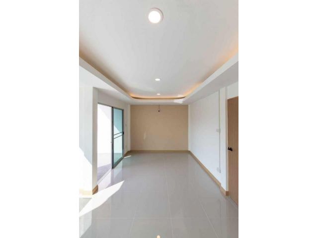 430-CHKYKทาวน์เฮาส์ 2 ชั้น เจ็ดยอด 062-3811707 หยก