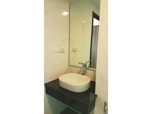 246-RIYK ขายคอนโดหรู วิวสวย  062-3811707 (หยก)