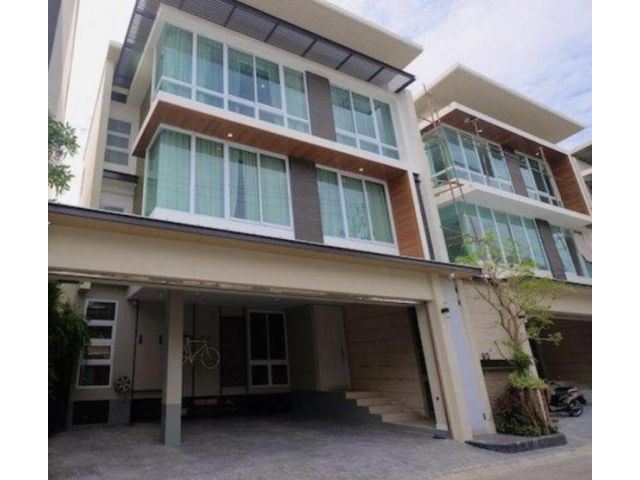 ขายและให้เช่าบ้านเดี่ยว3 ชั้น อินทมระ 9