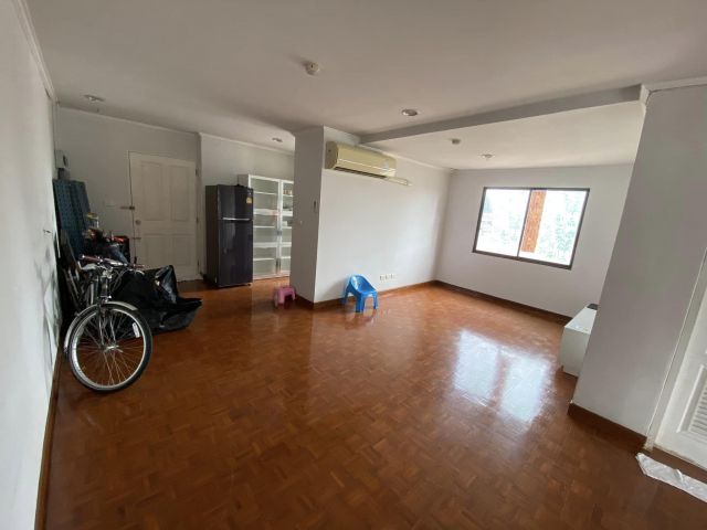 คอนโดต้องการขาย สาธร สวีท  Krung Thonburi 6 บางลำภูล่าง คลองสาน 1 ห้องนอน พร้อมอยู่ ราคาถูก