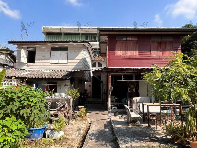 ขายที่ดินพร้อมสิ่งปลูกสร้างและผู้เช่า ขนาด 138 ตร.ว. ถนนประชาราษฎร์ สาย 1 แยก19 เขตบางซื่อ กรุงเทพฯ