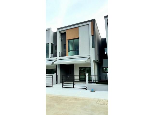 ให้เช่าทาวน์โฮม พลีโน่ สุขุมวิทบางนา2 ใกล้เมกะ