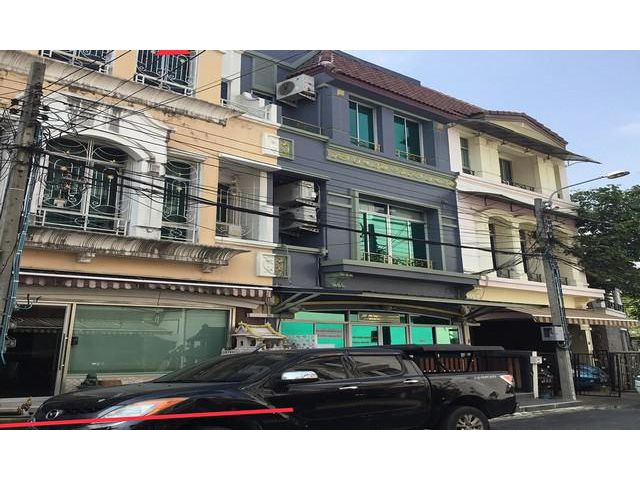 ขายทาวน์เฮ้าส์ บ้านกลางเมืองบริติชทาวน์ศรีนครินทร์