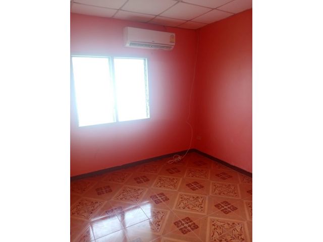 ขายบ้านเอื้ออาทร 2 ชั้นเนื้อที่ 21 ตารางวา ต่อเติมเต็มพื้นที่แถมแอร์ 1 ตัวอยู่ในซอย 12 หมู่บ้านเอื้ออาทรหลังเขาแก่นจันทร