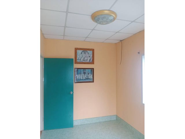 ขายบ้านเอื้ออาทร 2 ชั้นเนื้อที่ 21 ตารางวา ต่อเติมเต็มพื้นที่แถมแอร์ 1 ตัวอยู่ในซอย 12 หมู่บ้านเอื้ออาทรหลังเขาแก่นจันทร