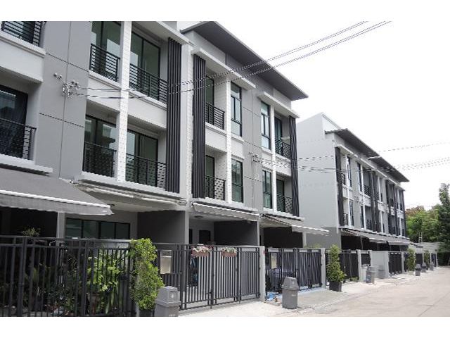 บางปะกอก9 เซนทรัลพระราม2 0.5กม. 3ชั้น 210ตรม.