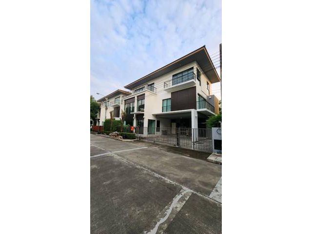 [H296]บ้านเดี่ยว 3 ชั้น ลุมพินีสวนหลวง ร.9  ขนาด 400ตร.ม