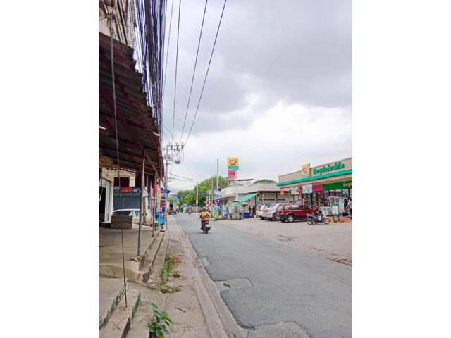 เลิศหล้าเกษตร 7-Eleven โชว์รูม 4ชั้น 6คูหา นวมินทร์ 105-115