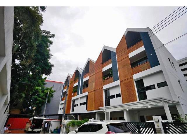 ขายทาวน์โฮม 3 ชั้น The loft by I-zen นาคนิวาศ 48 ย่านลาดพร้าว