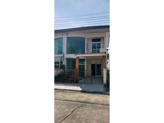 ทาวน์โฮม 2 ชั้น 24 ตรว.หมู่บ้าน ราชพฤกษ์ ฉลองกรุง 61 บ้านห้องมุม พร้อมเข้าอยู่ ใกล้นิคมอุตสาหกรรมลาดกระบัง