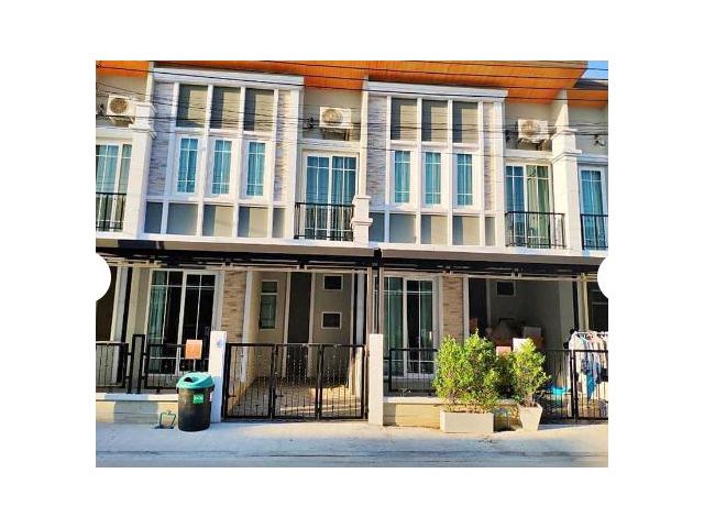 ให้เช่าทาวน์โฮม โกลเด้น ทาวน์ บางนา-สวนหลวง ถนนเลียบวงแหวน
