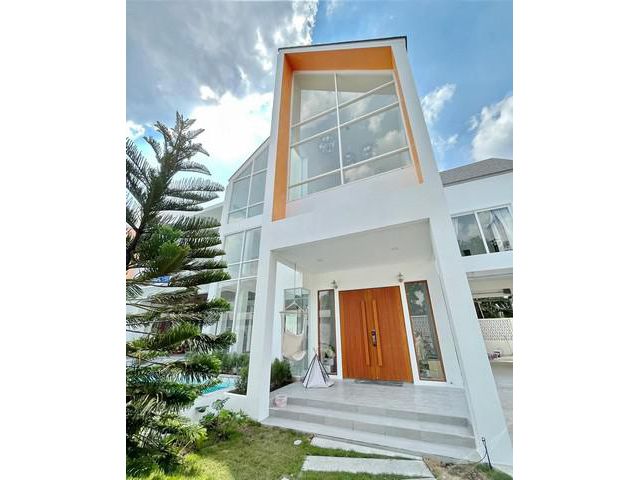 ขาย Pool Villa 3 ชั้น ถนนราชพฤกษ์   200 ตรว.