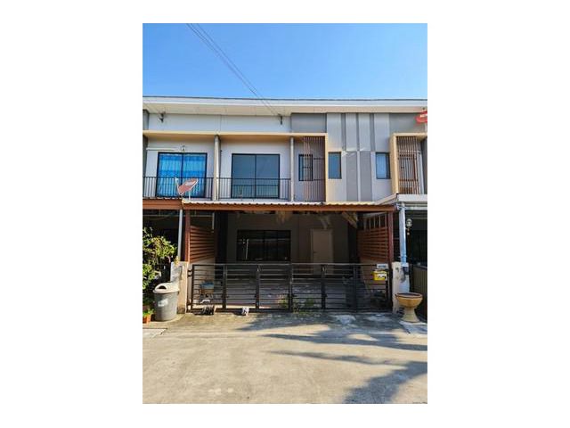 ขายทาวน์โฮม 2 ชั้น หมู่บ้านเดอะคอนเนค 27 ซ.เฉลิมพระเกียรติ ร.9 ซอย67