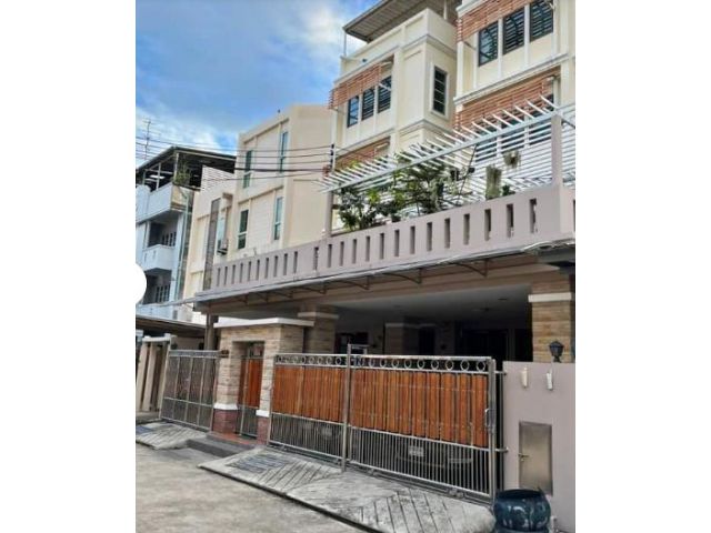 ขายทาวน์โฮม5 ชั้น หมู่บ้านเรืองศิริ เนื้อที่ 57 ตรว