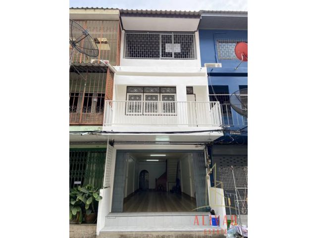 ขาย / ให้เช่า อาคารพาณิชย์ 3 ชั้น ซอยสุขุมวิท 95