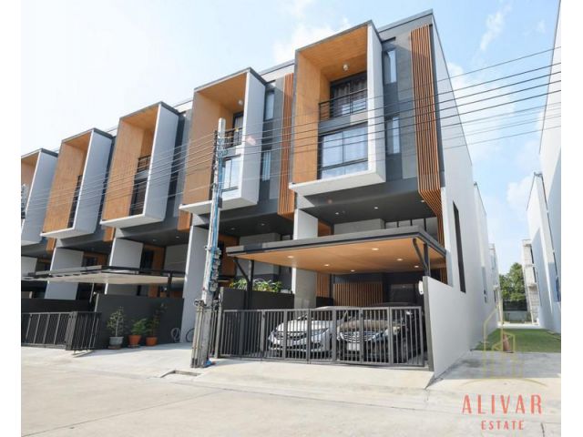 ให้เช่า ทาวน์โฮม 3.5 ชั้น แปลงมุม โครงการ Shizen Phatthanakan 32
