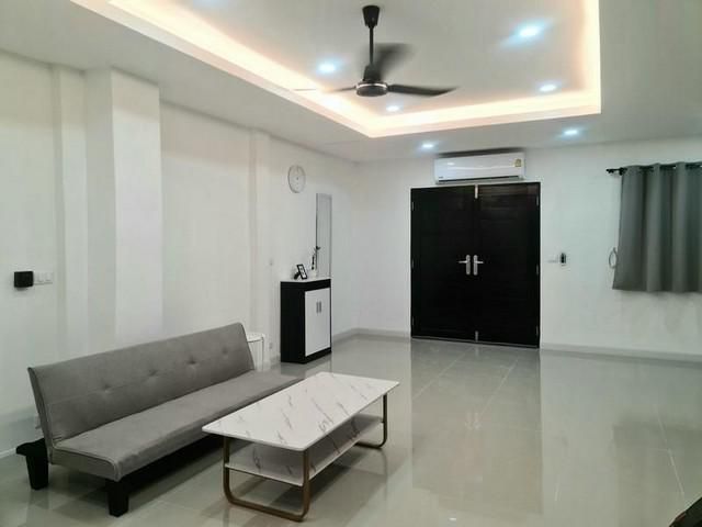 PM14 ให้เช่าทาวน์เฮาส์ 2 ชั้น บ้านรีโนเวทใหม่ สุขุมวิท 81  ใกล้รถไฟฟ้า BTS อ่อนนุช เฟอร์นิเจอร์ครบ พร้อมเข้าอยู่ ใกล้โลต