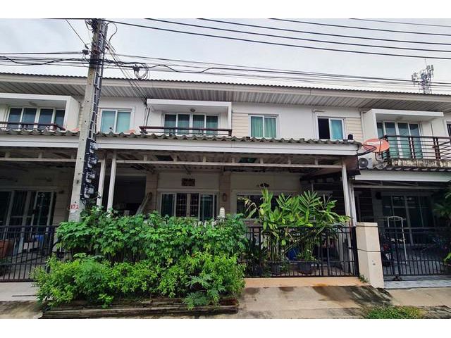 ขายทาวน์เฮ้าส์  หมู่บ้านเดอะวิลล่า รัตนาธิเบศร์