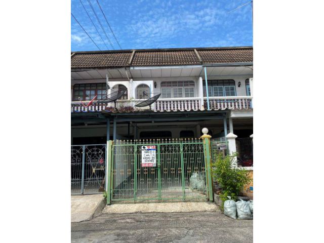 ขายด่วน ทาวน์เฮ้าส์ซอยนวลจันทร์17 หมู่บ้านเสนา88