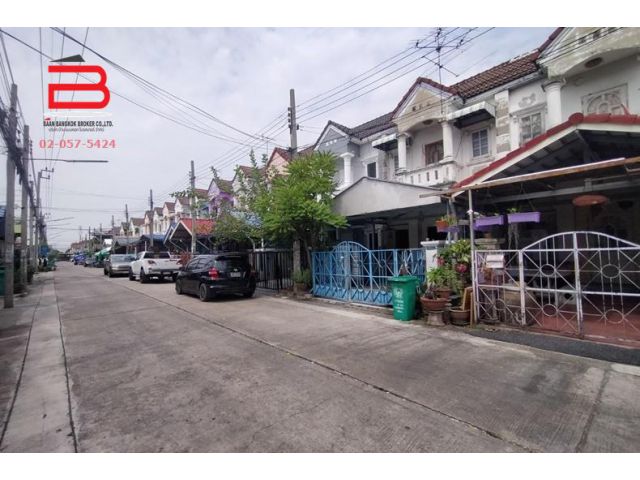 ทาวน์เฮาส์ วิโรจน์วิลล์ บางบัวทอง เนื้อที่ 20 ตรว. ถนนบ้านกล้วย-ไทรน้อย อ.บางบัวทอง จ.นนทบุรี