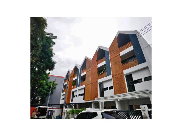 ขายทาวน์โฮม ย่าน ลาดพร้าว71 นาคนิวาส48 โครงการ The loft by I-zen