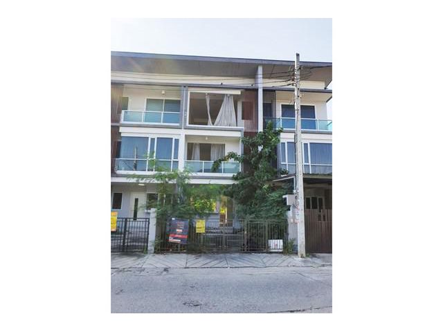 ขายทาวน์โฮม 3 ชั้น หมู่บ้านดิไซบอกซ์ ซอยประเสริฐมนูกิจ 48