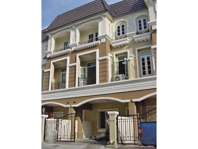 [H318]ทาวน์โฮม  สราญพฤกษ์ ลาดพร้าว130 รามคำแหง81 คลองจั่น บางกะปิ