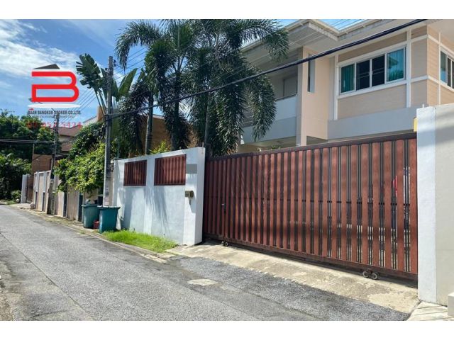 บ้านเดี่ยว ลาดพร้าว48 เนื้อที่ 65 ตรว. มี 4 ห้องนอน ถนนรัชดาภิเษก เขตห้วยขวาง