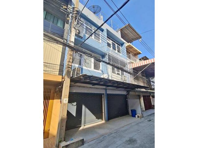 ให้เช่าตึกแถว 2 คูหา 3 ชั้น ซอยเจริญนคร 12 ใกล้ BTS สถานีเจริญนคร