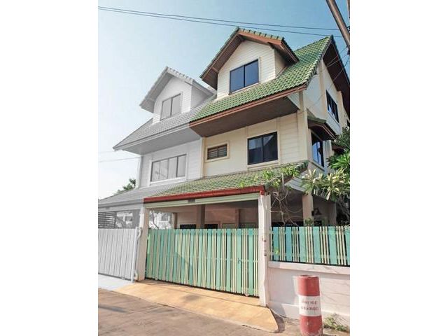 House for rent ให้เช่าบ้านแฝด3ชั้นหลังมุมย่านลาดพร้าว บางกะปิ ราคา 25,000 บาท รามคำแหง พร้อมอยู่