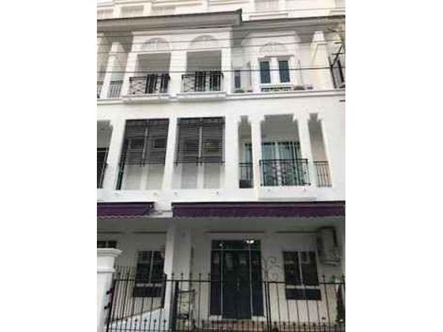ขายทาวน์โฮม 3 ชั้น สุขมวิท 62 โครงการลีออง ใกล้ BTSบางจาก