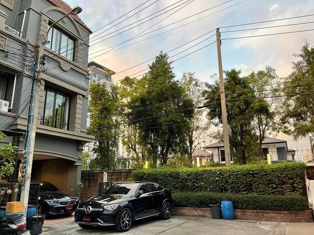 PP79 ขาย ทาวน์โฮม 3.5 ชั้น บ้านกลางเมือง บริติช ทาวน์ ศรีนครินทร์ Baan Klang Muang British Town Srinakarin ศรีนครินทร์ ศ