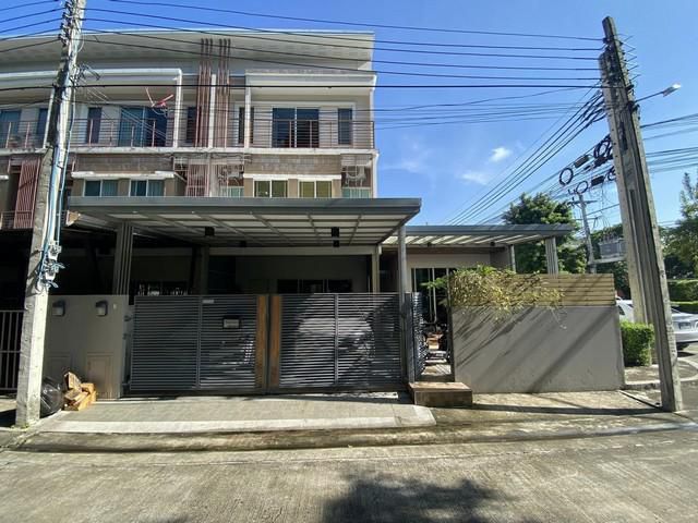 ขายทาวน์โฮม 3 ชั้นหลังมุม 42 ตรว 4 ห้องนอน วิลเลต ซิตี้ พัฒนาการ