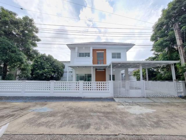 บ้านเดี่ยว 2 ชั้น หมู่บ้านปิยวรารมย์โครงการ3  ถนนเมน ใช้คีย์การ์ดเข้าออก